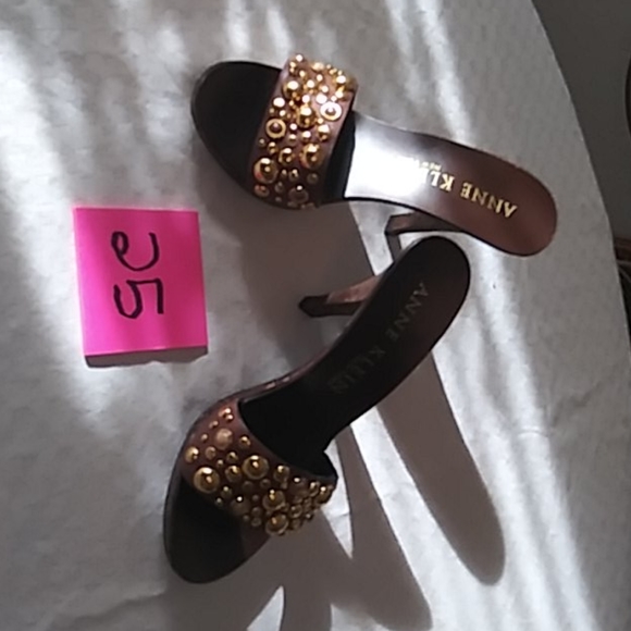 Heels - Picture 2 of 4